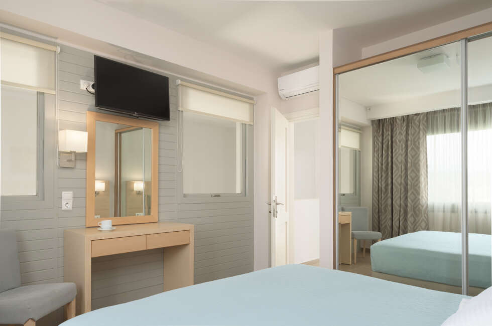 Relax in the double bedroom.